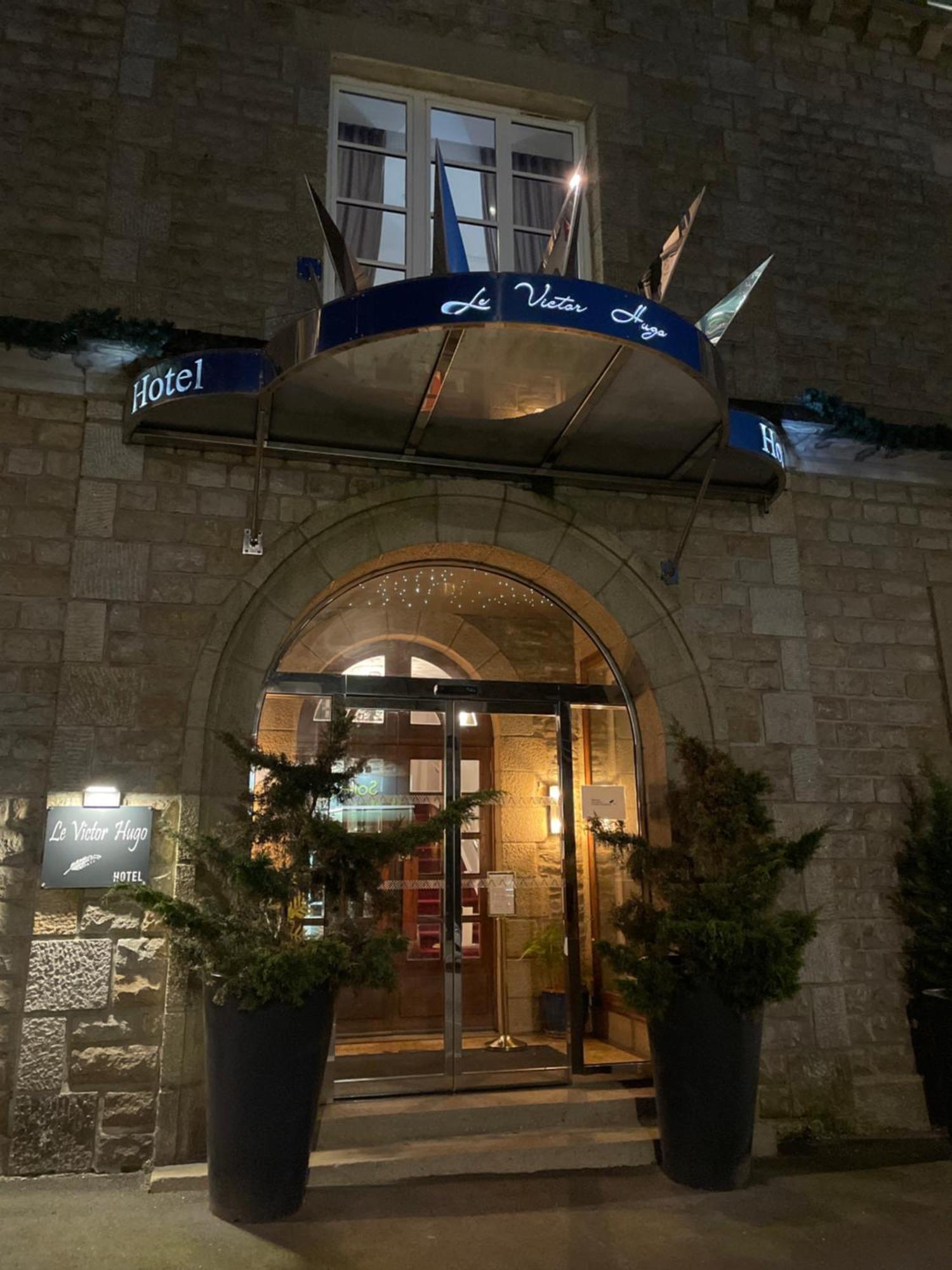 Hotel Victor Hugo Pontorson Exteriör bild